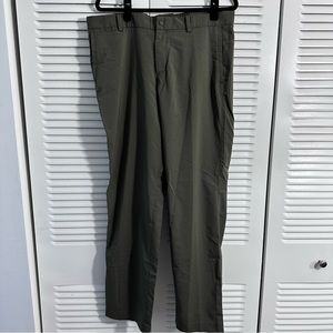 Men’s Olive Nike Golf Drifit Pants Size 35x32 Never Worn
